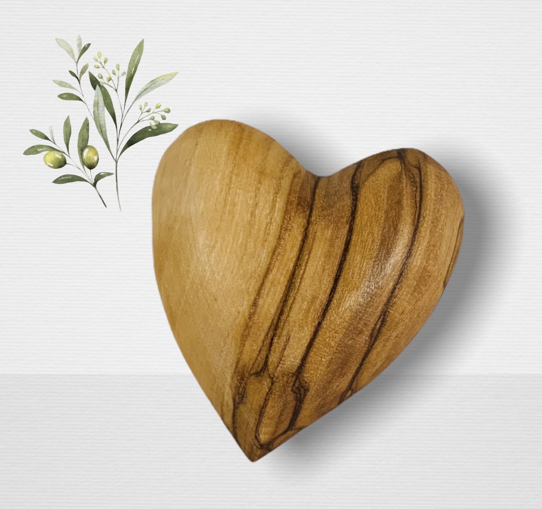 very unique for your Loved ones 2x Hand Carved Olive Wood Love Heart Shape 